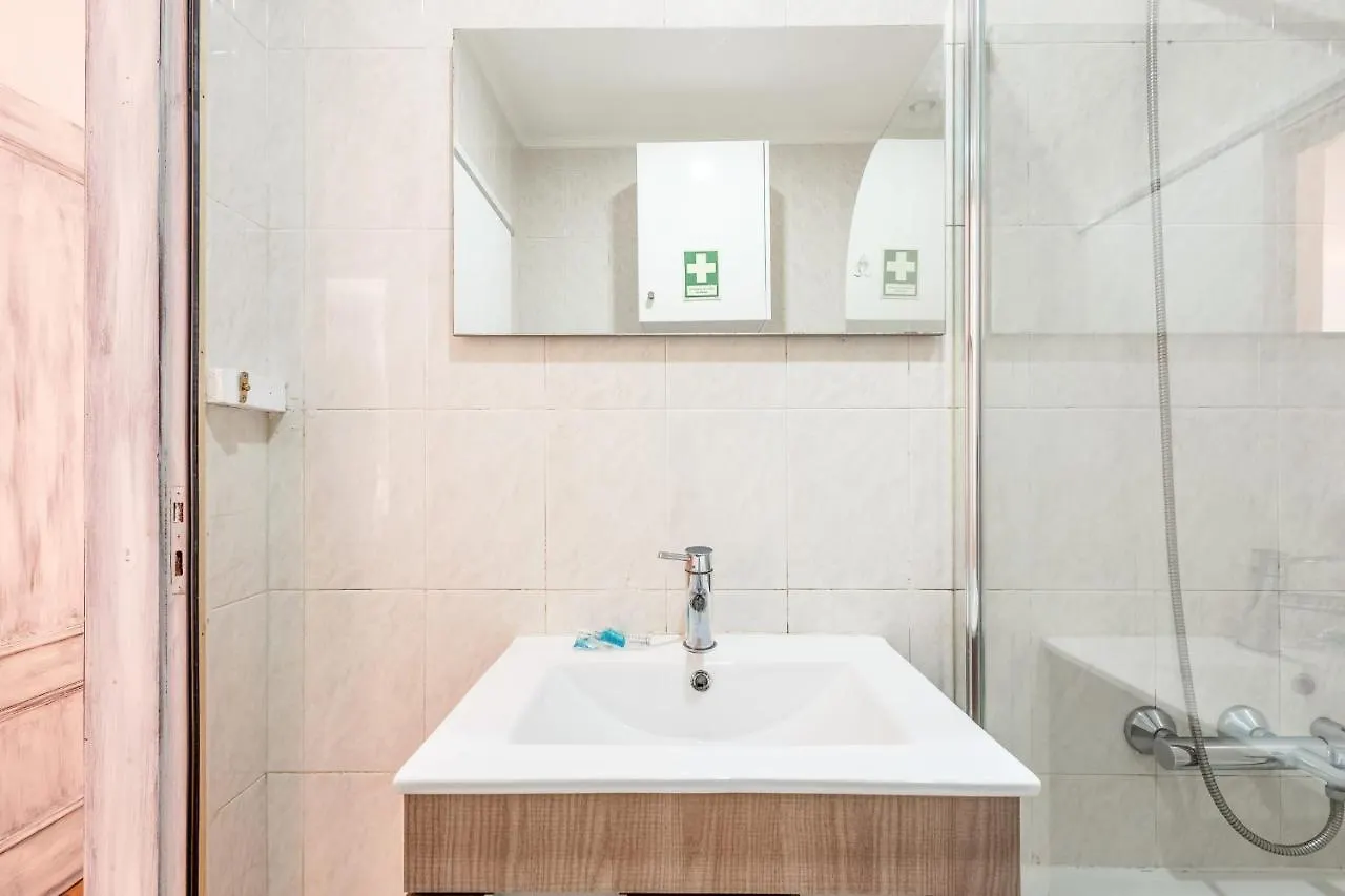 Guestready - Cool & Cozy Central Lisbon Flat 0*,  פורטוגל